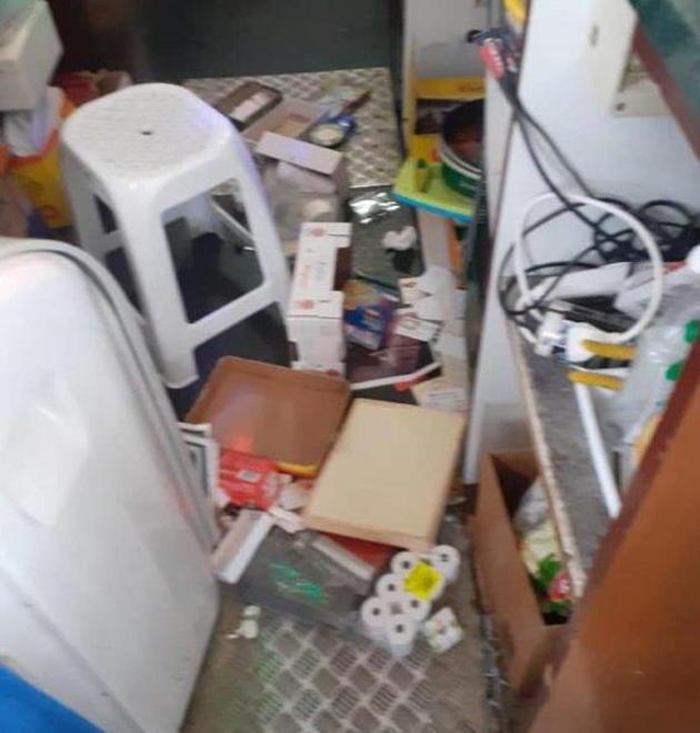 Furto di birre e tanti danni nella notte al bar Pirata 