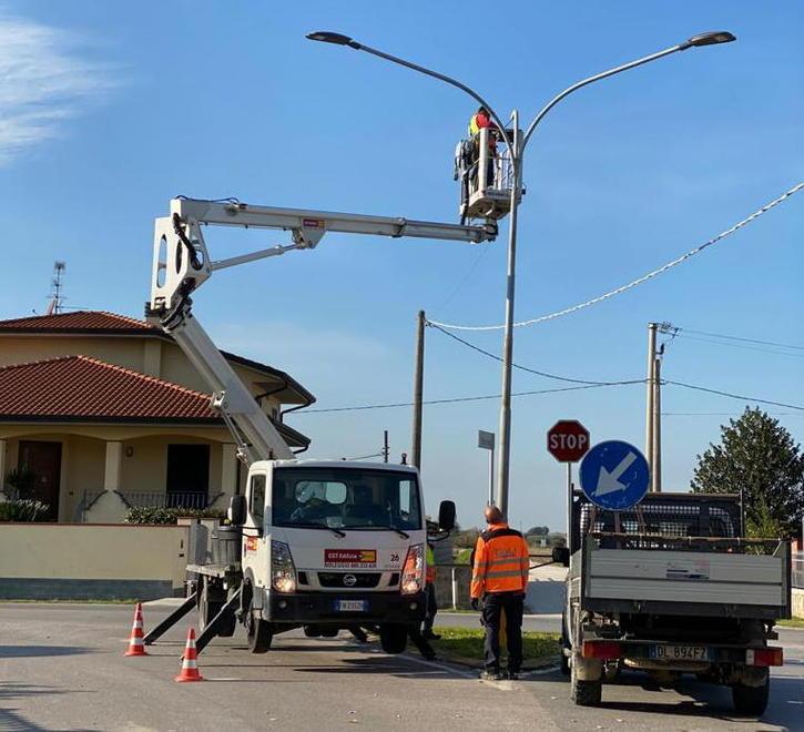 Nuove lampade a led per la sicurezza sulle strade provinciali