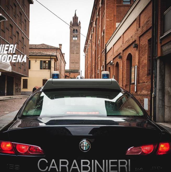 Schiaffi, calci e minacce alla ex davanti ai figli Divieto di avvicinamento
