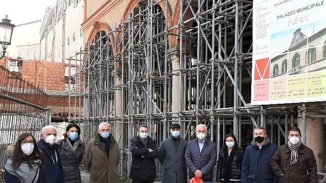 Aperto il cantiere Rinasce il municipio