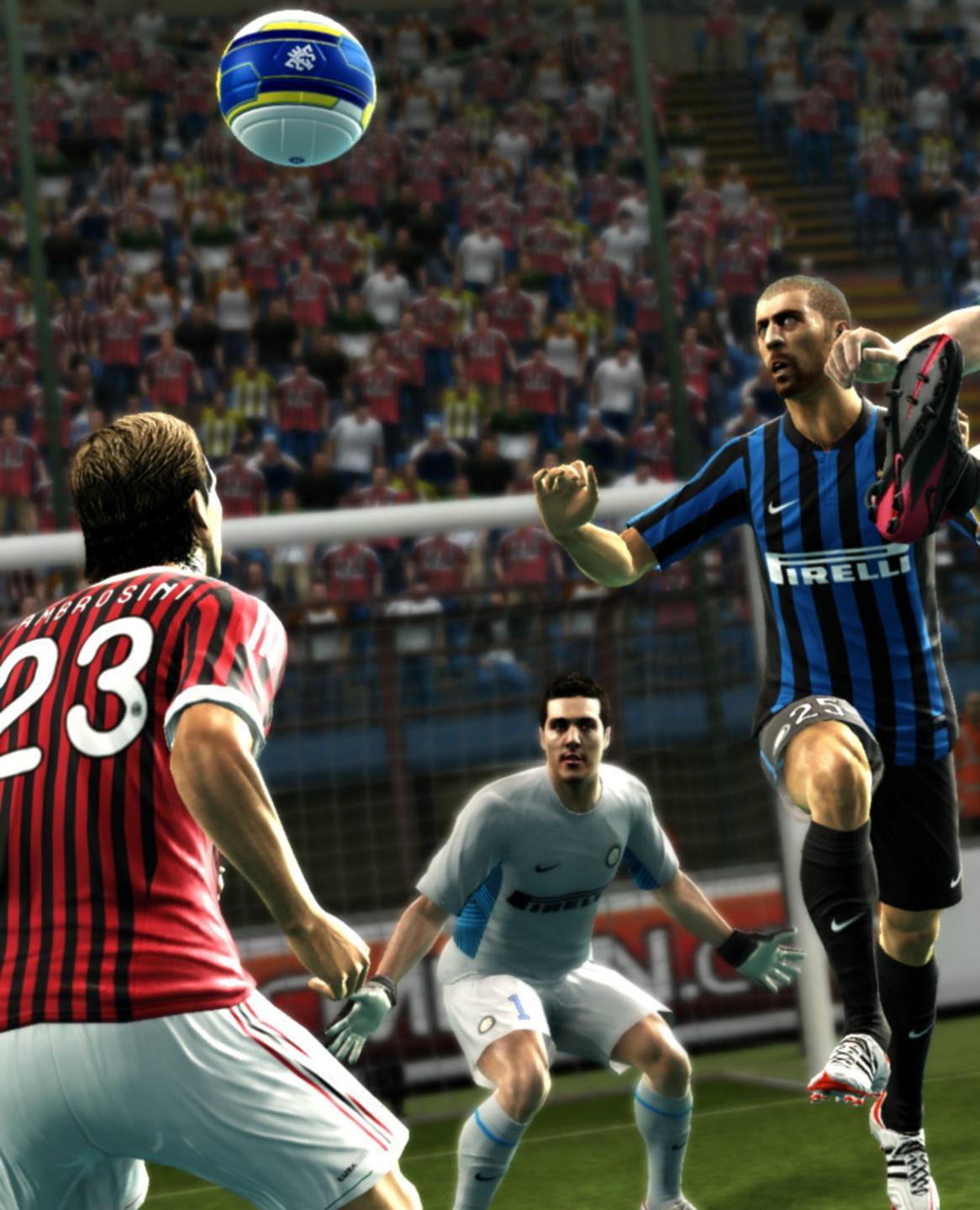 Una sfida all’ultimo gol con Playstation e joypad 