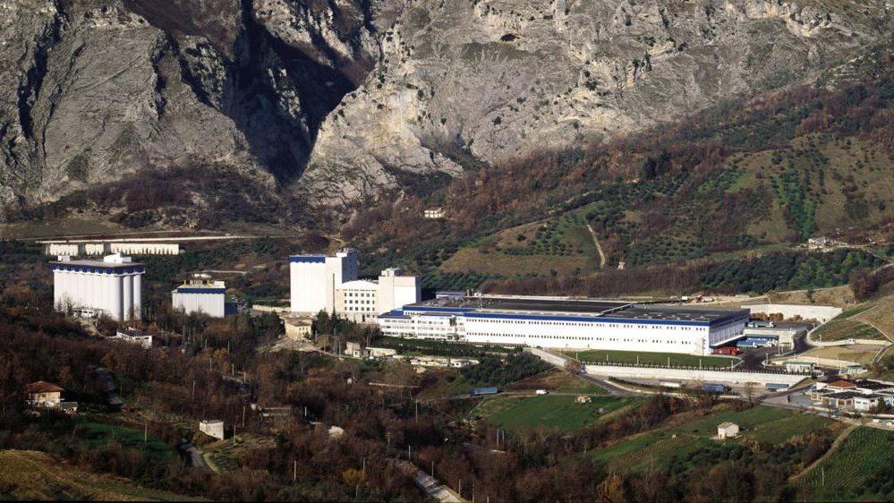 Un’immagine dello stabilimento De Cecco in Abruzzo