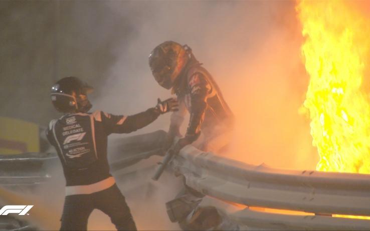 Otto secondi sospeso tra la vita e la morte, poi Grosjean scappa dall’inferno di fuoco 