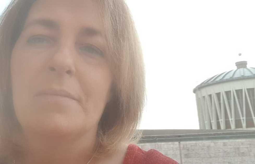 Racconta il suo isolamento in albergo: centinaia di messaggi per Caterina