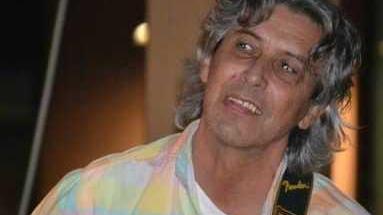 Muore stroncato da un male chitarrista di 66 anni