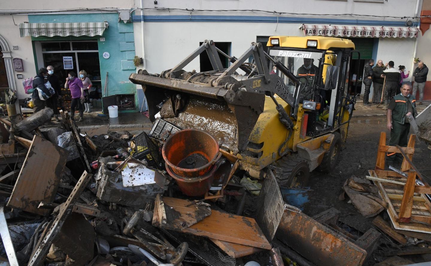 La Nuova in edicola il 1° dicembre - Alluvione, i primi sostegni economici per Bitti