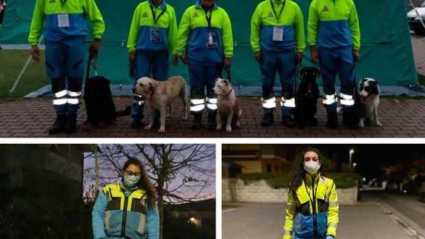 Il gruppo cinofilo della Misericordia coi cani dei positivi al Covid