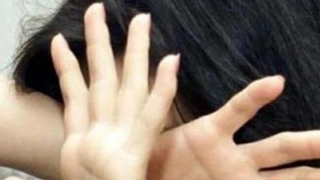 Anni di botte dal compagno che voleva i soldi per la droga