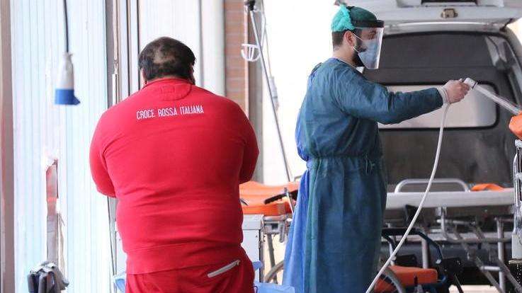 Sono 227 i nuovi casi Tra le sei vittime una donna di 54 anni