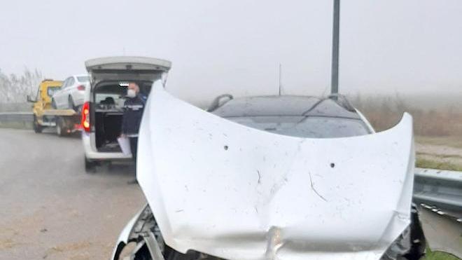 Due schianti sulla rotatoria Coinvolto carro attrezzi