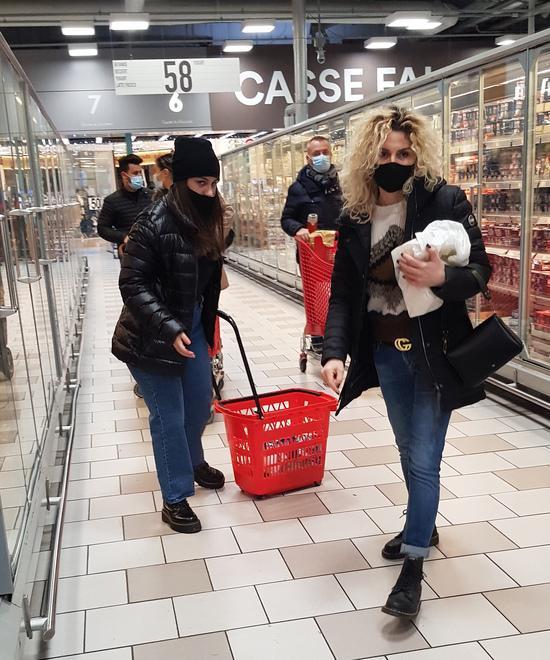 Negozi aperti e meno paura