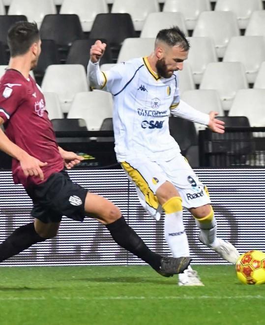 La vetta a 5 punti, da sette turni niente reti su azione 