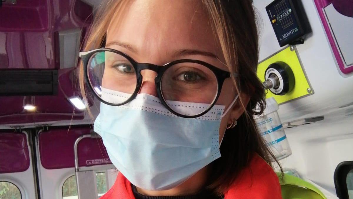 Anna, 17 anni, in prima linea sulle ambulanze: «Ho imparato a dare conforto con gli occhi»