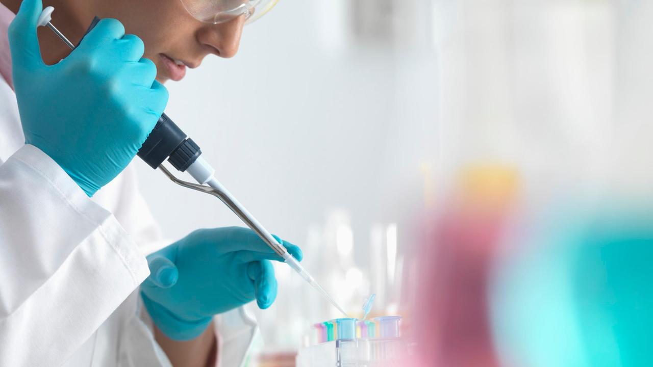 Campagna Unicoop per raccogliere fondi e realizzare un nuovo farmaco anti-Covid