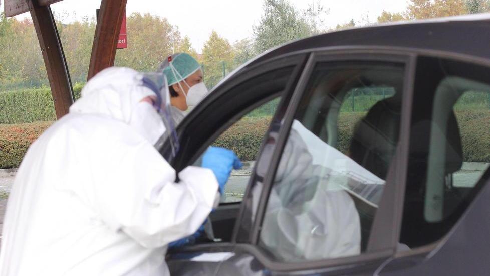 La mail dell'Asl va in tilt e il certificato di fine isolamento non arriva: decine di persone “prigioniere” in casa