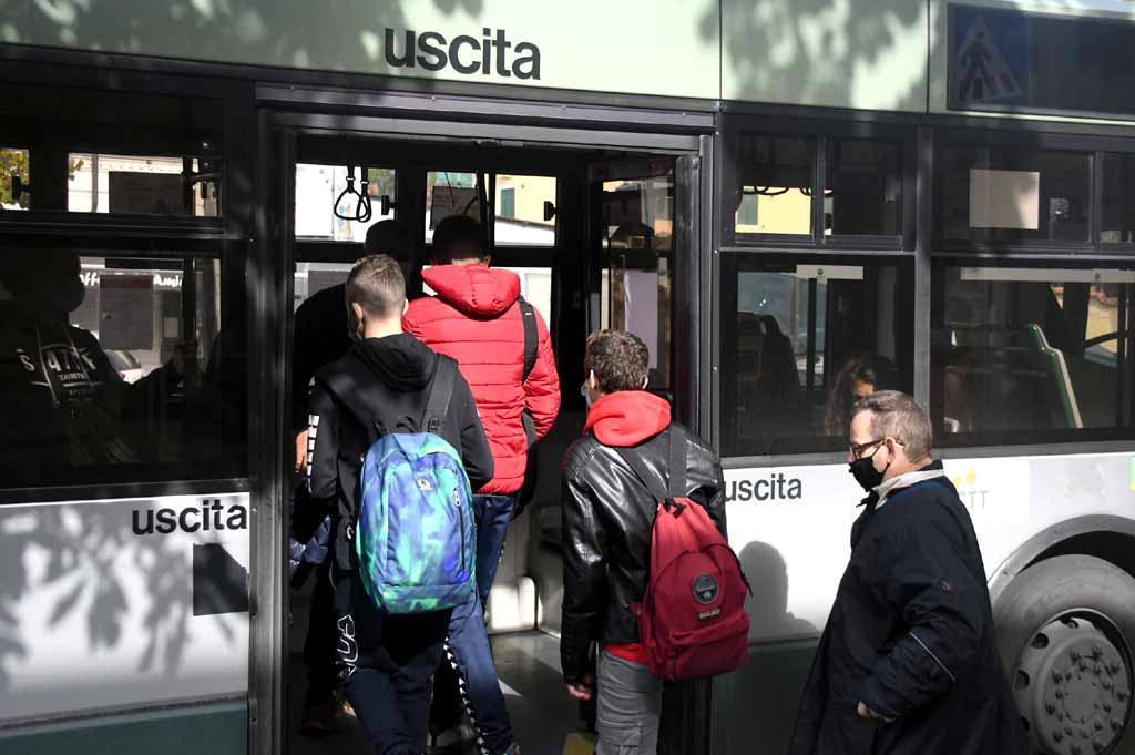 Il trasporto scolastico sarà possibile in sicurezza solo al 50% della capienza