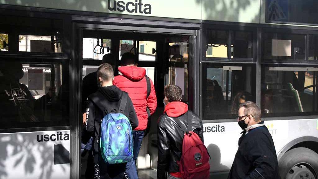 Il trasporto scolastico sarà possibile in sicurezza solo al 50% della capienza