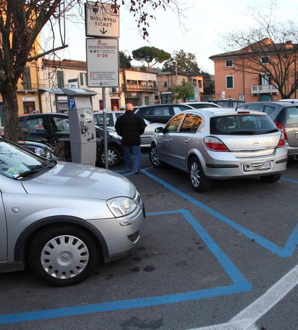 Torna la ztl nel centro storico parcheggi gratis per tre ore 