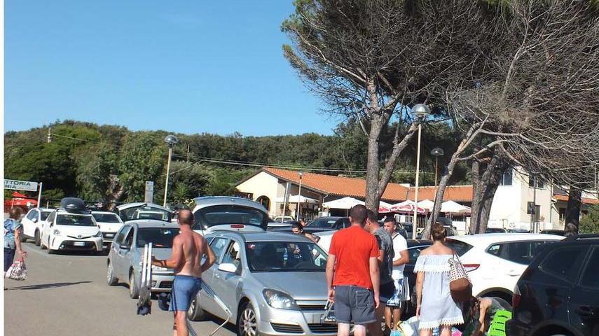 Viabilità e sosta a Baratti: dopo il blocco si riparte da qui