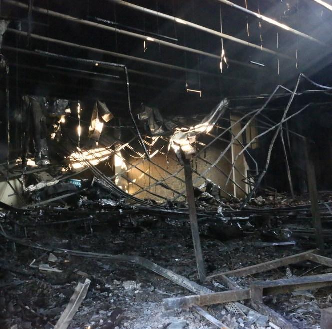 In fiamme l’ex mobilificio Giorgi Casa Ipotesi bivacco all’origine del rogo 