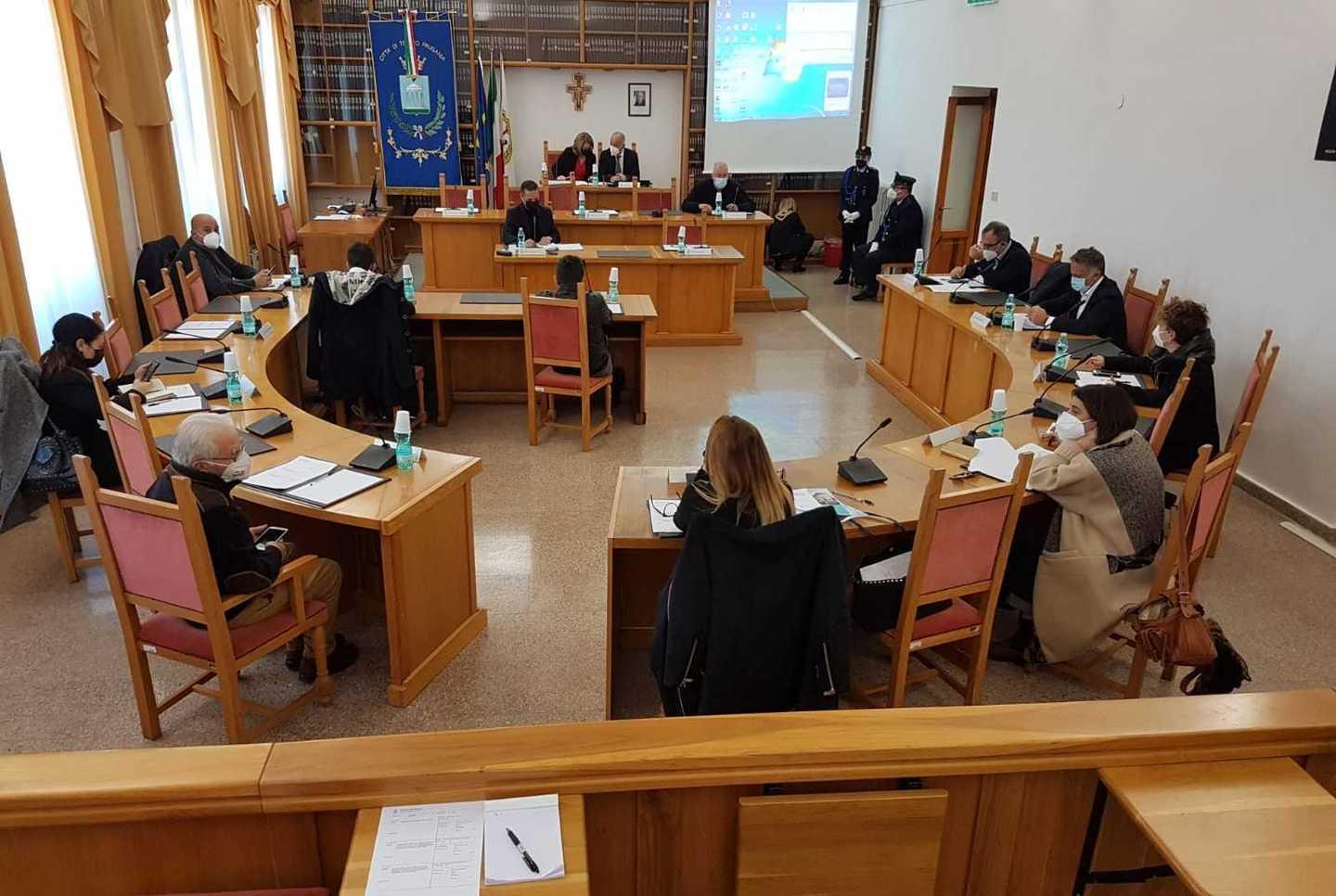 Strategie anti-Covid, ne parla l’aula 