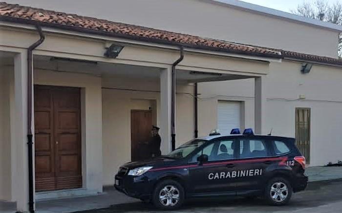 Raid al centro screening rubato materiale sanitario 