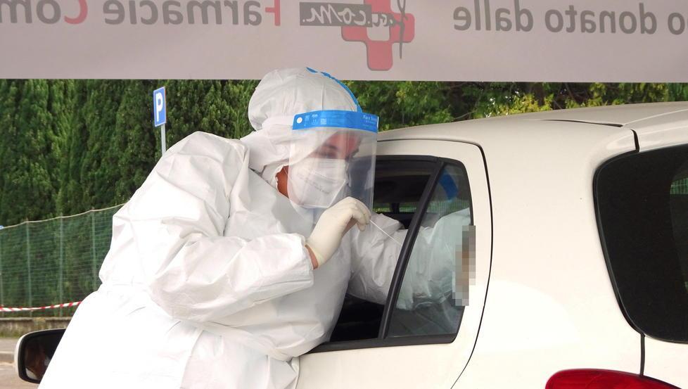 100mila tamponi drive through in sei mesi: ecco le associazioni a cui sono stati affidati 