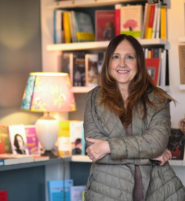La mini libreria vola verso l’e-commerce, pacchi natalizi al sapore di cultura 
