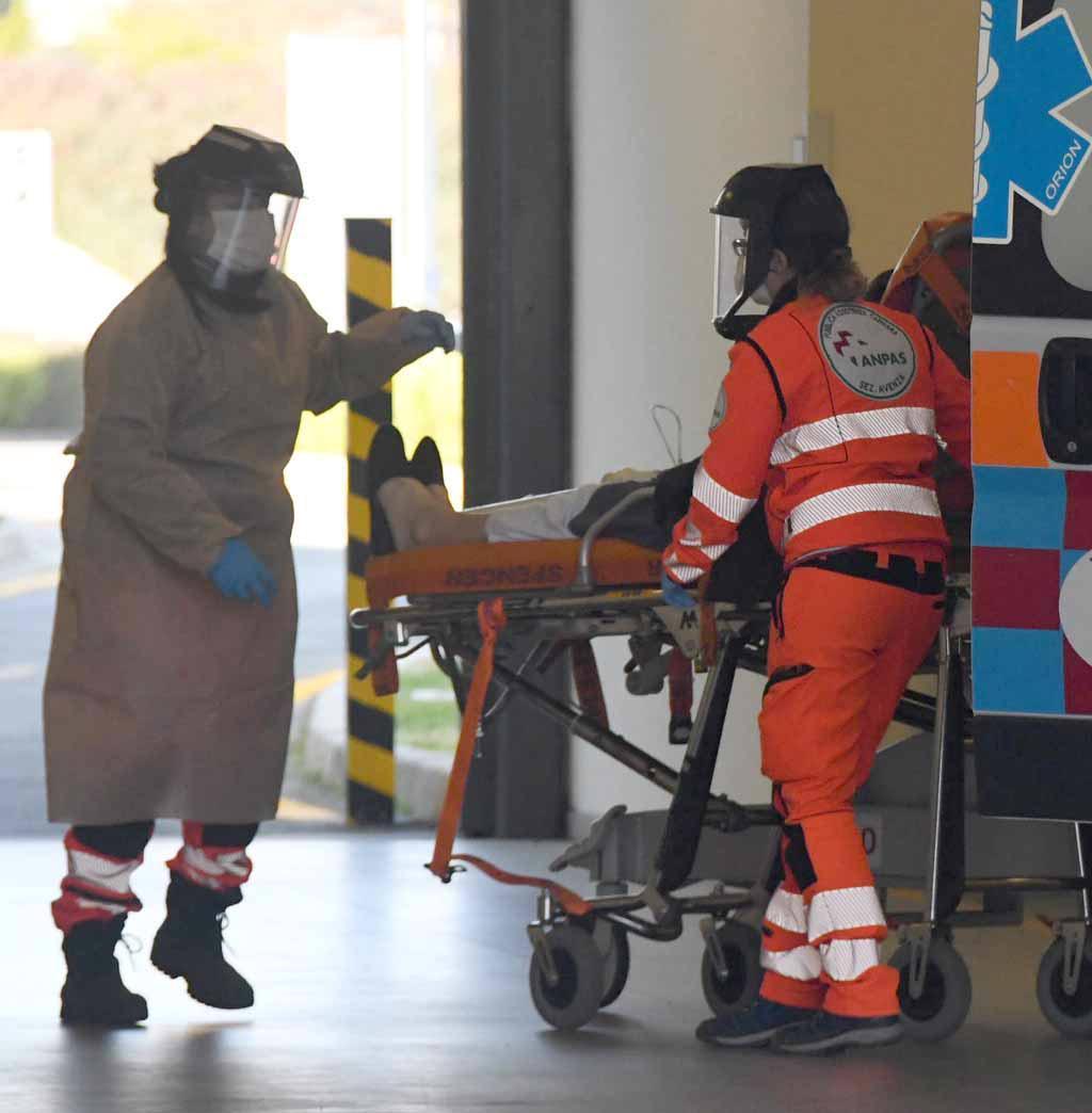 Coronavirus, la giornata più nera: nove morti nella provincia apuana, ora servono risposte 