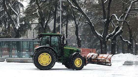 Va deserta la gara per spalare la neve, tornano in campo gli uomini di Iren