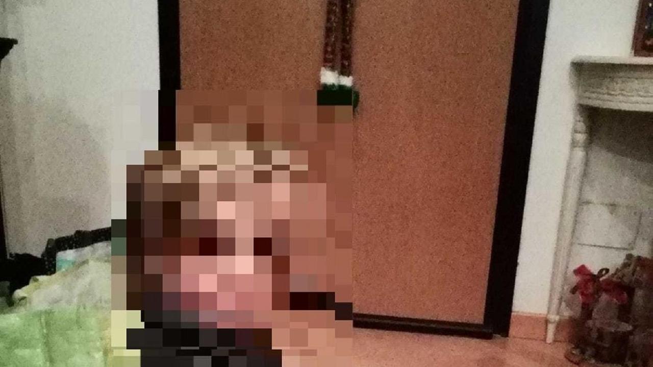 La foto del bimbo di quattro anni una volta tornato a casa: l’ha pubblicata su Facebook la mamma che ha dato al Tirreno il consenso per la pubblicazione a condizione che il volto fosse oscurato