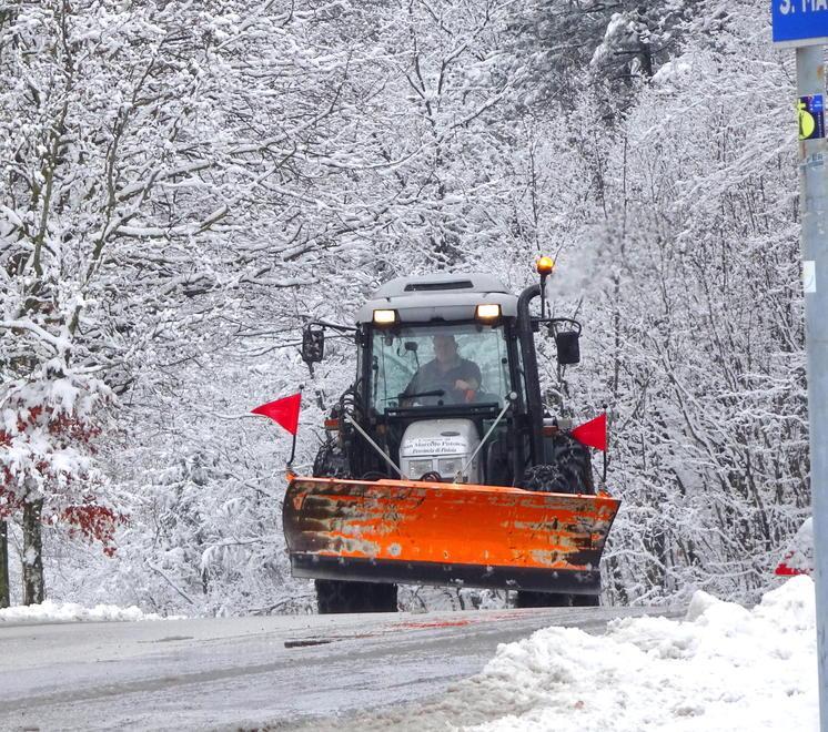 Abetone, nevica ma gli impiantisti non possono festeggiare: «Chiusi fino al 15 gennaio» 