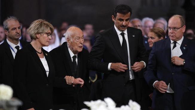 Covid, è morto l'ex presidente francese Giscard d'Estaing 