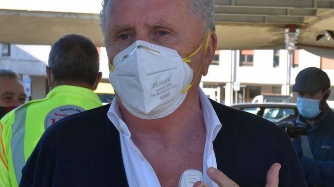 Braccialetti per monitorare anziani positivi dalla loro casa