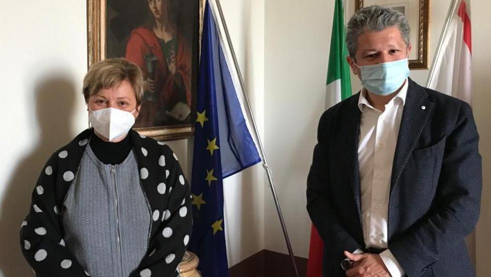 Antonella va in pensione dopo 42 anni in Comune
