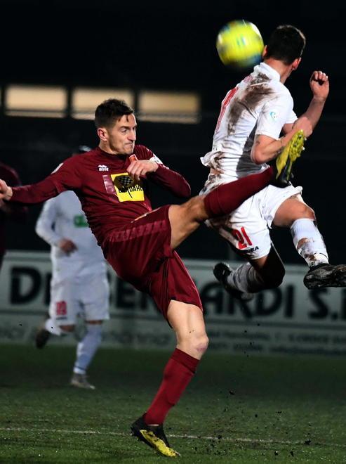 Pontedera d’assalto contro la Lucchese 