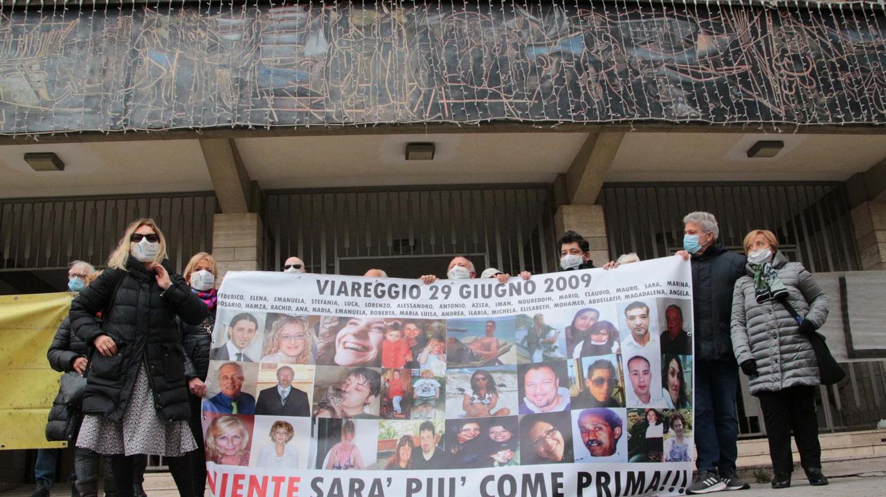 Strage di Viareggio, i familiari alla Procura generale di Cassazione: "Sgomenti ed indignati"