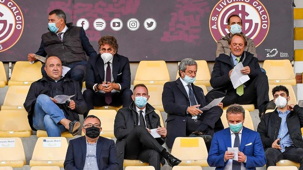 I soldi di Carrano non sono ancora arrivati: i soci del Livorno uniti per farlo fuori, rischia anche Heller