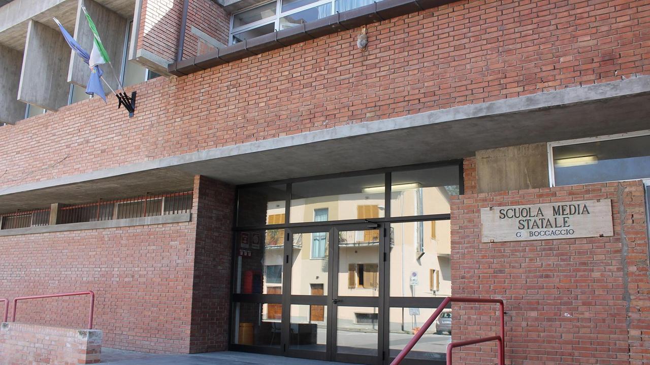Forte odore di gas, evacuate due scuole
