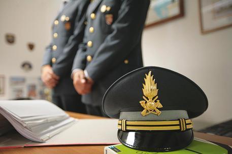 Furto d'identità e appropriazione indebita, arrestato un avvocato di Montecatini