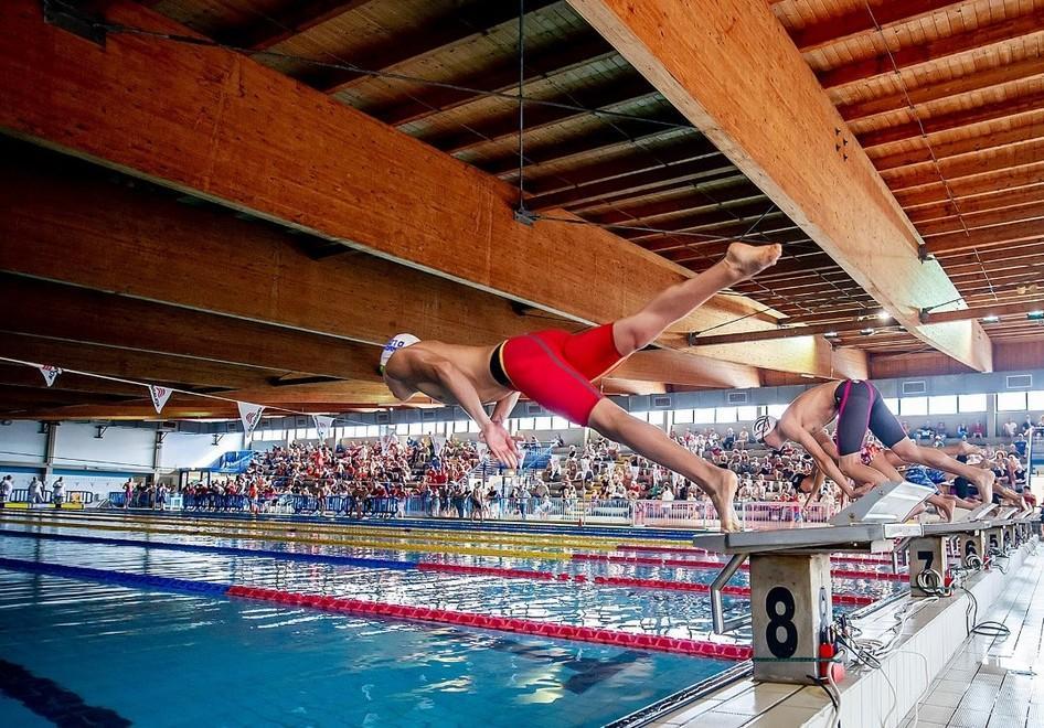 L’unione fa la forza e in città sboccia Livorno Acquatics: «Un gran progetto per il nuoto» 