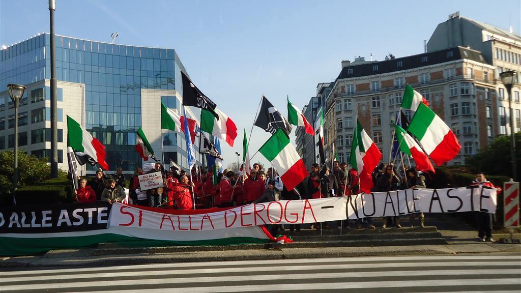 Dall’Europa un siluro per i balneari: «Spiagge all’asta, no al rinvio al 2033»