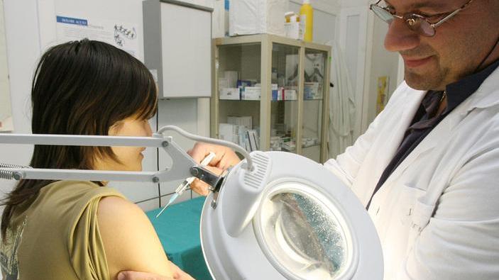 Il flop del piano anti-influenza «Dosi introvabili, un disastro»
