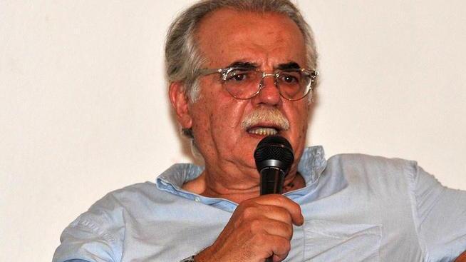Salta la discussione in consiglio comunale «Decidono i cittadini»