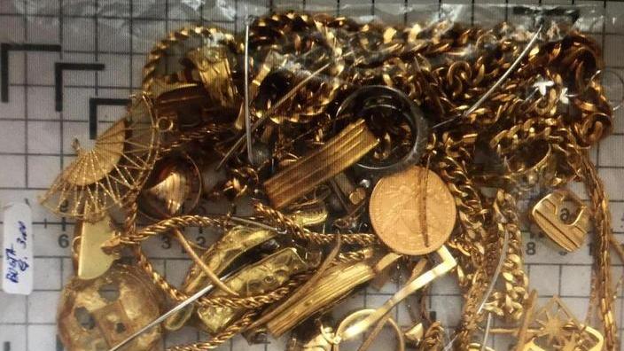 Ricettazione di gioielli rubati condannato l’orefice