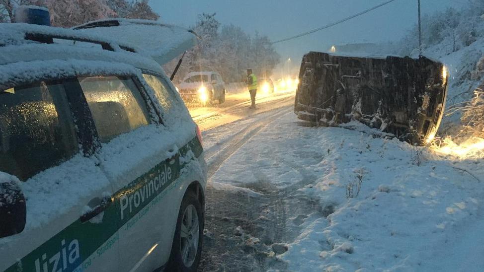Prima nevicata in provincia Spazzaneve in giro e pochi incidenti
