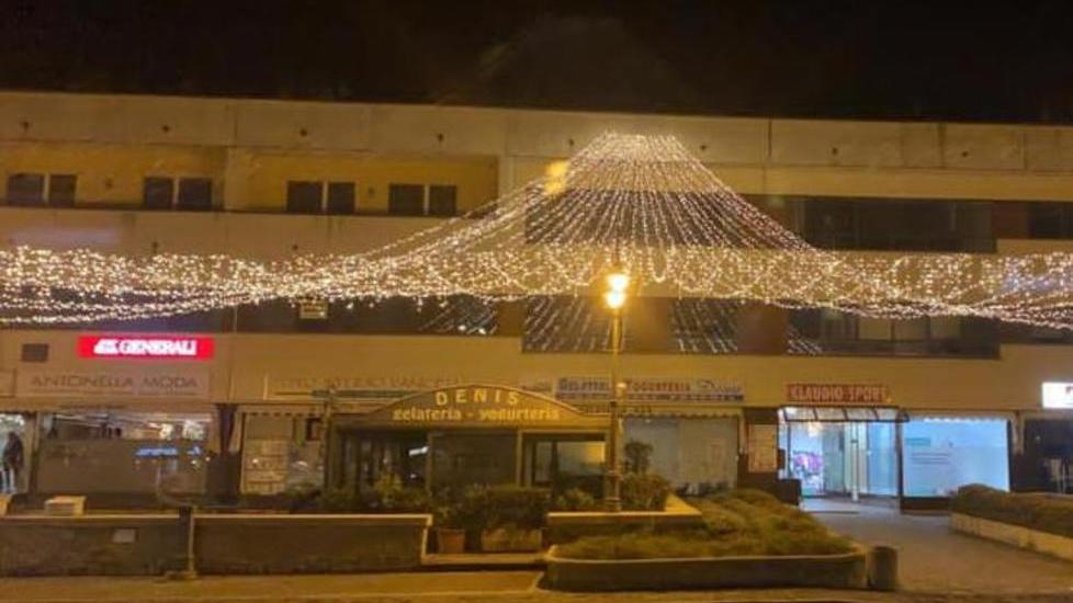 «Per i regali di Natale comprate locale e sostenete le attività così tanto colpite»