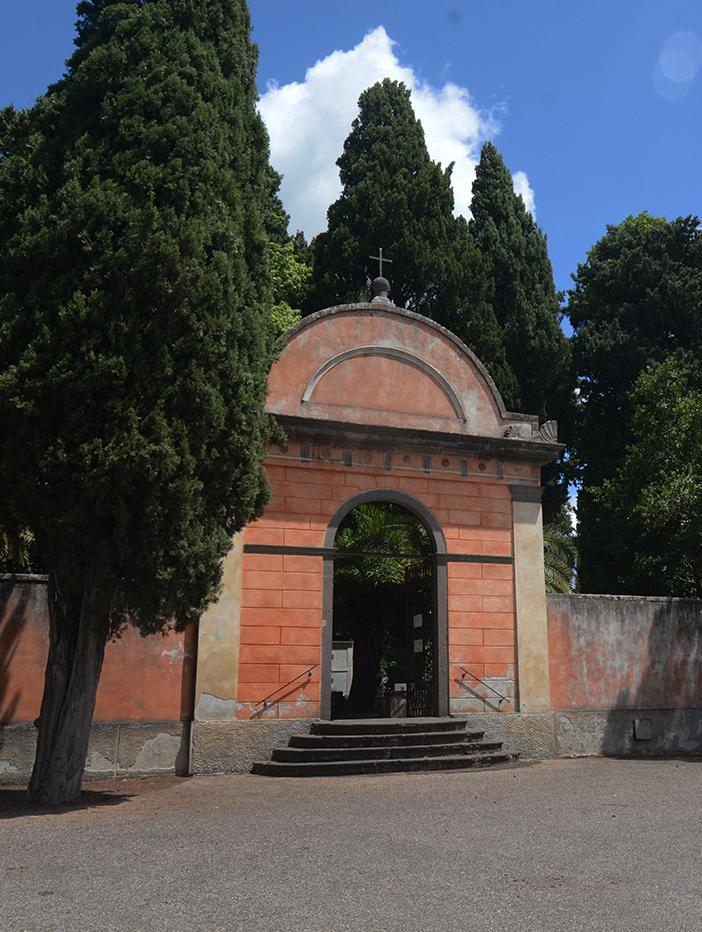 Emergenza loculi in cimitero 