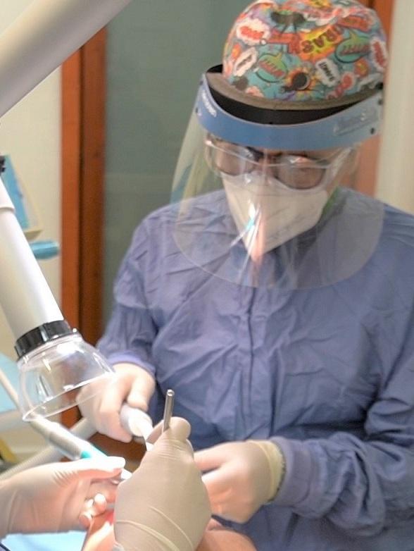 Sassari, una “dentiera sospesa” per restituire il sorriso 