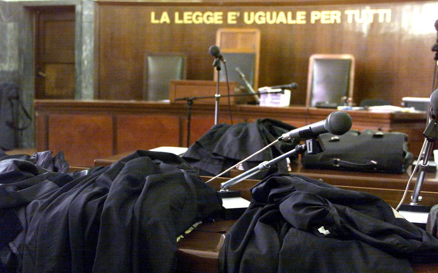 Sprangate per un debito, la condanna è doppia 